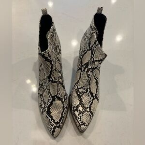 Faux snake skin Qupid ankle booties, size 10